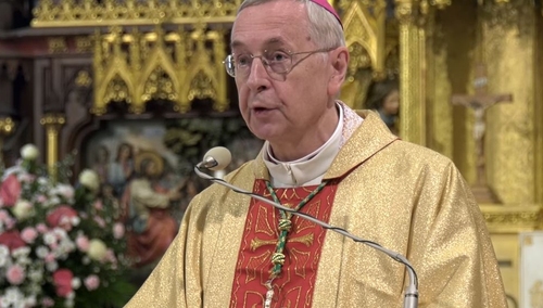 Przewodniczący Episkopatu: "Cały świat chrześcijański wędruje duchowo do Betlejem"