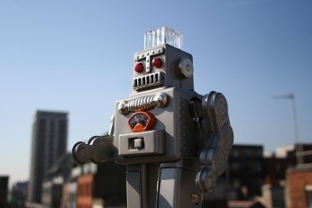 Nienaturalny wzrost poparcia dla Trzaskowskiego w sondach internetowych. Co na to łowcy botów na prawicy?