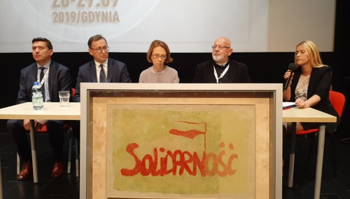 [Festiwal NNW] Historia niezwykłego napisu. Co w trakcie remontu odkryli więźniowie ZK w Łupkowie?