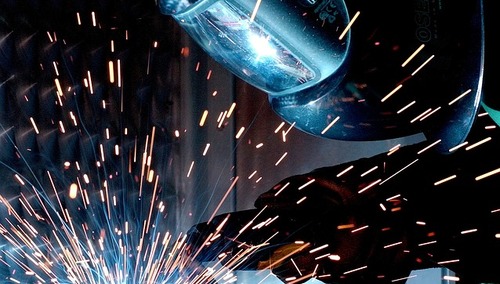 Przeciętne zatrudnienie w sektorze przedsiębiorstw w styczniu 2017 wzrosło w skali roku o 4,5 proc