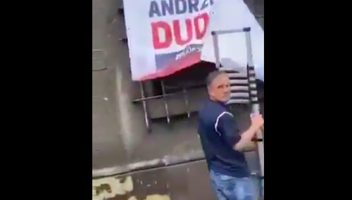 Niebywała nienawiść i agresja! Co usłyszał mężczyzna wieszający baner prezydenta? "Ku**o z PiS-u, szmato"