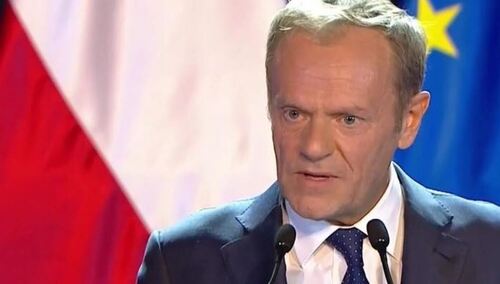 Tusk: "Dziesięć lat smoleńskiej wojny domowej wystarczy". Internauci: "Jest pan za to odpowiedzialny!"