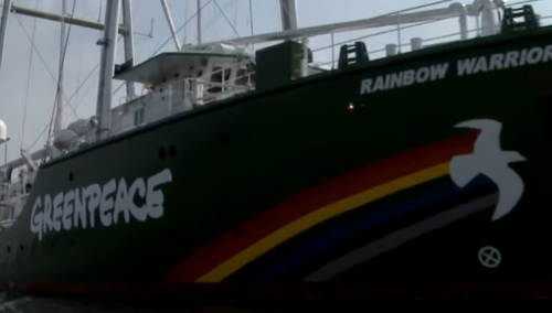 Rainbow Warrior wyrzucony z Gdańska. Greenpeace: "Decyzja polityczna". Internauci: "Won"