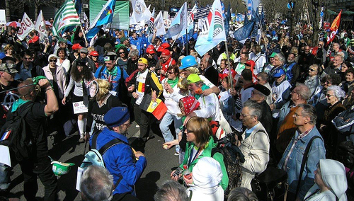 Silna baza członkowska priorytetem związków zawodowych. Rezolucja EKZZ