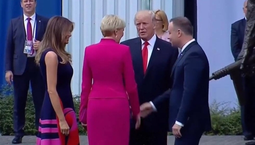 Andrzej Duda apeluje o walkę z fejkiem, Donald Trump reaguje