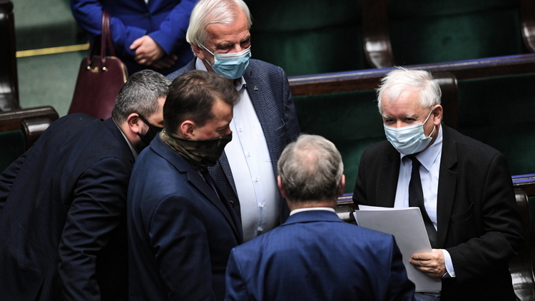 Haaretz w tytule o "wstępnej zgodzie Polski na zwrot utraconego mienia". Tymczasem w artykule czytamy...