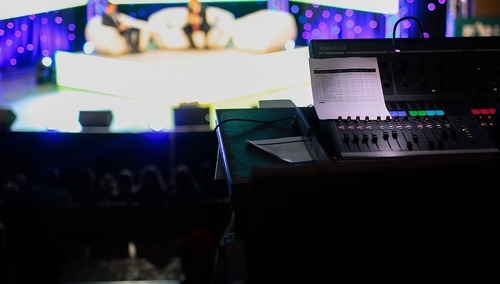 Cezary Krysztopa dla "TS": Kwadratowy celebrysizm