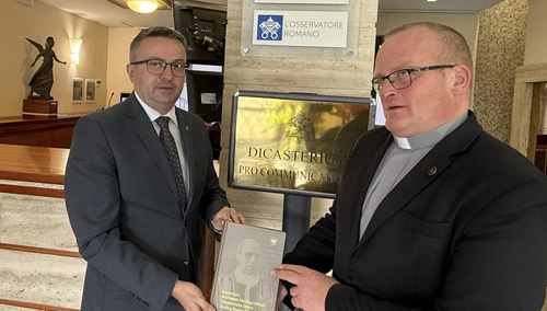 Od lewej: dr Sebastian Pilarski, dyrektor Biura Badań Historycznych IPN, oraz ks. dr. Adam Szpotański 