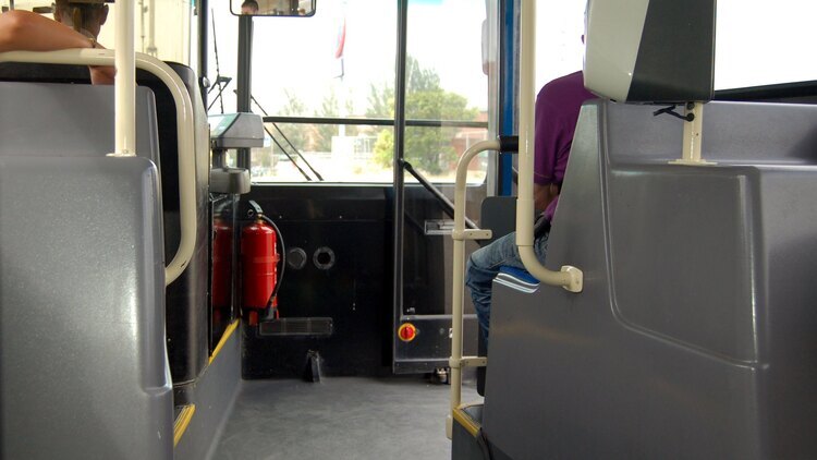 Dolnośląskie. Kierowca PKS zakażony koronawirusem. Sanepid szuka pasażerów autobusu