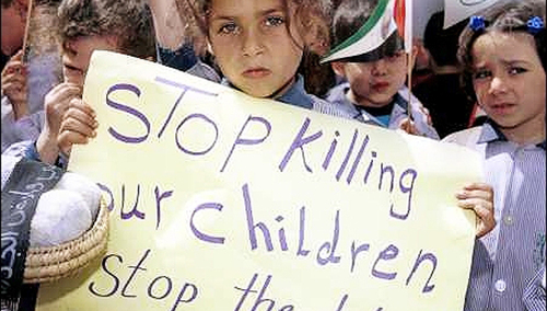 Aleksandra Jakubiak: Gra sierotami. Polityczna kłótnia wokół cierpiących dzieci