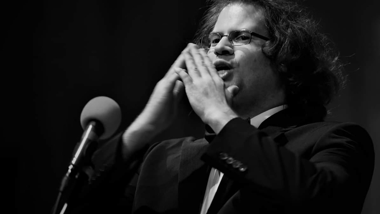 Niesłyszący tenor Oliver Palmer zaśpiewa polski hymn 14 czerwca w KL Auschwitz