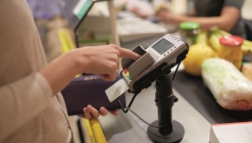 Nagonka na #WolneNiedziele. Biuro MiŚP: "Ekspertyza BAS nierzetelna. Urąga profesjonalnym standardom"