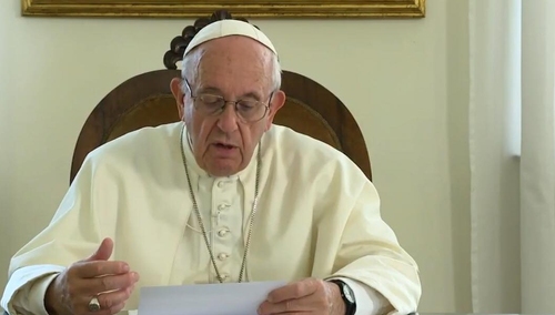 Papież Franciszek: "Ci, którzy są poczęci, są dziećmi całego społeczeństwa"