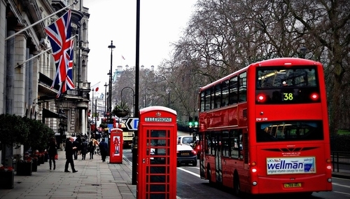 Kolejny atak na Polaka w Wielkiej Brytanii. "Pobili go, bo mówił po polsku"