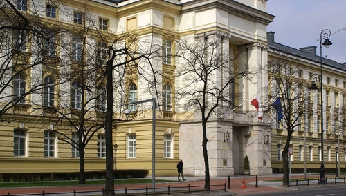 "Badamy wiele hipotez, jedną z nich są zaburzenia psychiczne". Nowe informacje ws. próby samospalenia