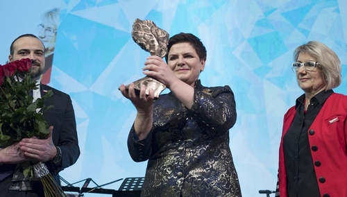 Premier Beata Szydło laureatką nagrody Człowieka Roku Klubów „Gazety Polskiej” za rok 2016
