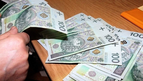 Solidarność: płaca minimalna w 2018 roku powinna wynosić nie mniej niż 2160 zł