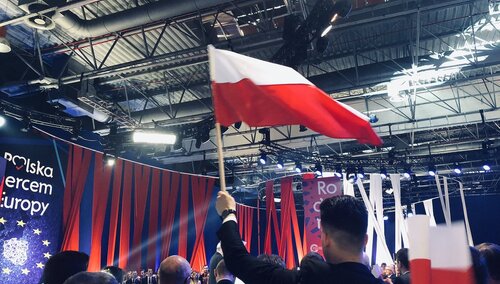 Po ogłoszeniu planów o 500 + na pierwsze dziecko internet eksplodował. PO: "To nasz program"