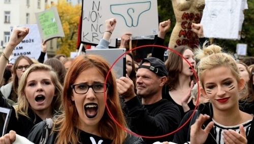 Hadacz. Manifestant na zlecenie tym razem na Czarnym Marszu!