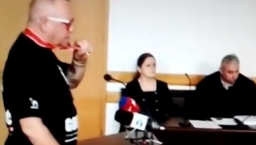 [video] Co najmniej dziwne zachowanie Jerzego Owsiaka na sali sądowej "Już jestem spokojny wysoki sądzie"