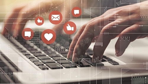 "Naszemu pracodawcy nie podoba się taka działalność". O wykorzystaniu social mediów przy prowadzeniu KZ