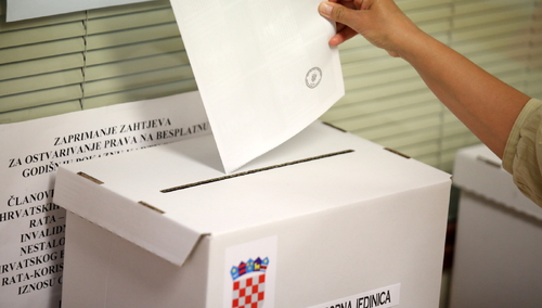 Chorwacja: Niedzielne wybory parlamentarne wygrywa centroprawicowa HDZ