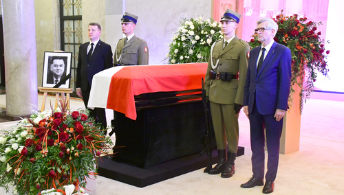 [FOTO] Polacy żegnają premiera Jana Olszewskiego