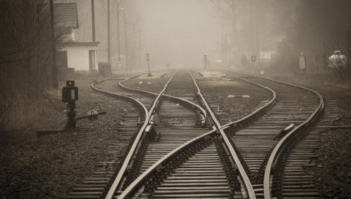 Premier chwali się inwestycją kolejową w polskich górach. Z Krakowa do Zakopanego pojedziemy w...