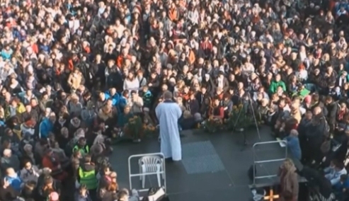 Ponad 100 tys. Polaków przybyło na Jasną Górę, by przepraszać za grzechy narodu