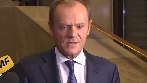 Krzymowski [kiedyś "Newsweek"]: Były weekendy, podczas których Tusk wylatał równowartość nowego mercedesa