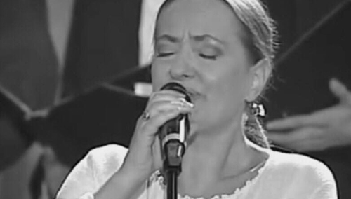 Zmarła Anna Szałapak, pieśniarka "Piwnicy pod Baranami". Artystka miała 65 lat