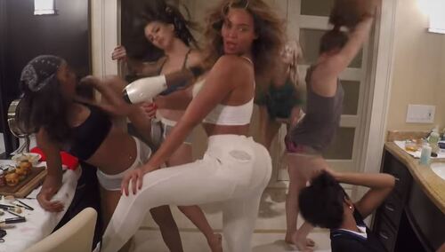 Hipokryzja sięgnęła zenitu! Gwiazda muzyki kreuje się na feministkę, a pracownicom płaci tylko 64 centy?