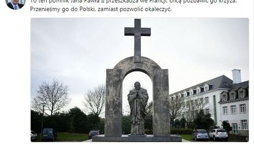 Usunięcie krzyża z pomnika JPII jednym z najliczniej komentowanych tematów w sieci. Co pisali internauci?