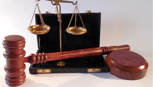 Prawy Sierpowy Mikroblog: Sędziowska anarchia