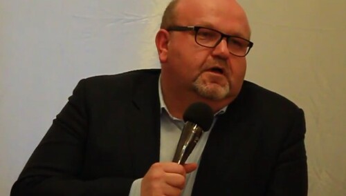 Eryk Mistewicz: Emocjonujecje się śmiesznymi gilgotkami pod Sejmem? We Francji...