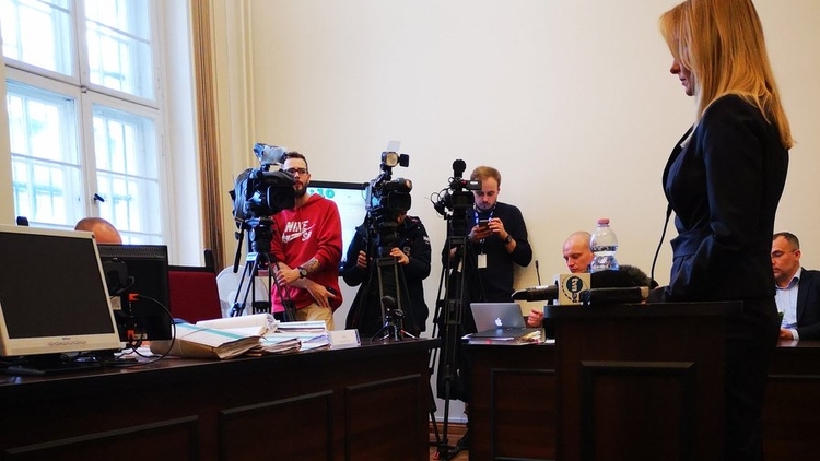 Wykrzykiwał, że „zabiłby wszystkich Polaków”. Nitek-Płażyńska vs. Hans G. Zaskakujący wyrok sądu