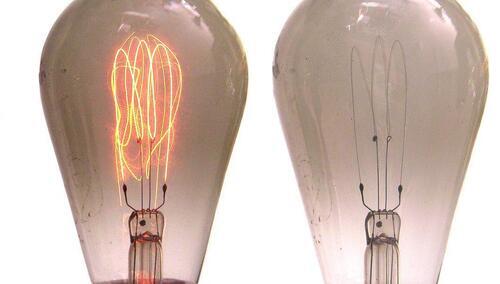 żarówka - zdjęcie symboliczne