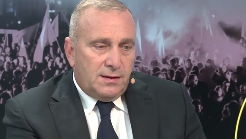 Kuźmiuk: Stwierdzenie Schetyny, że rząd PiS wynegocjował o 100 mld zł mniej, nadaje się na proces