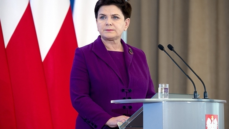 Beata Szydło zapowiedziała, że nie wprowadzi zaleceń Komisji Europejskiej w sprawie TK
