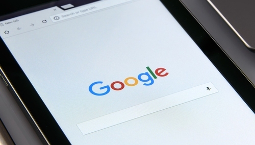 Zbigniew Kuźmiuk: KE ochoczo karze amerykańskie firmy, ale dla Gazpromu jest wyrozumiała