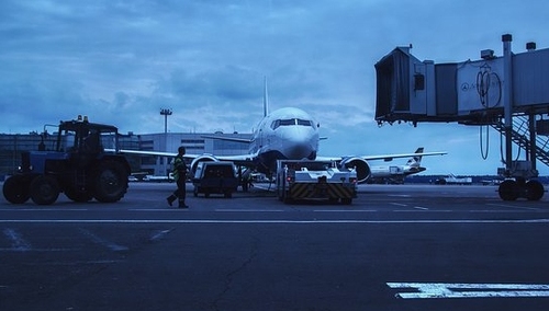 Polak wywołał fałszywy alarm bombowy w samolocie