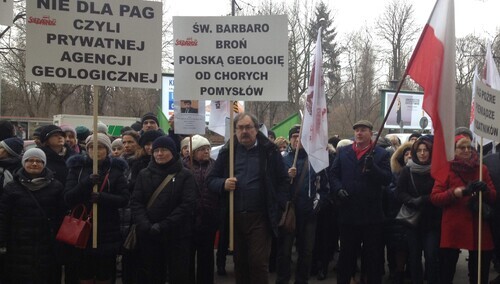 "S" Ochrony Środowiska i Leśnictwa pikietowała przed Ministerstwem Środowiska