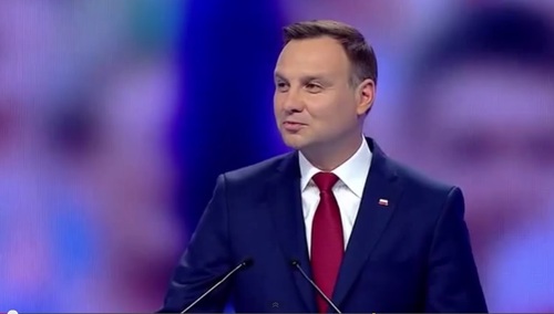 Prezydent Andrzej Duda: Z tymi botami to fakenews, ale...