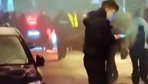 Publikujemy ciąg dalszy filmu z człowiekiem, który położył się obok petardy [video]