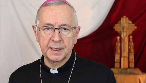 "Jan Paweł II modlił się, by nie doszło do bratobójczej walki". Abp Gądecki w rocznicę stanu wojennego