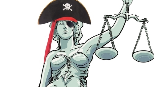 Sędzia i jego poglądy. Dlaczego Timmermans tak bardzo bronił starego modelu sądownictwa w Polsce?