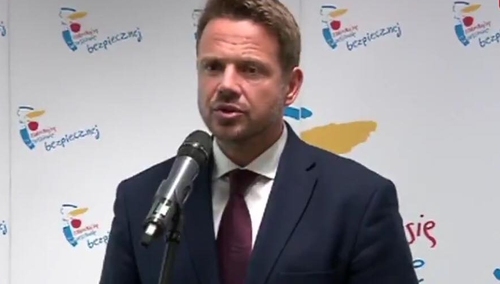 Trzaskowski ma pretensje do rządu, że za późno przysyła rozporządzenia. Jaki: Co z "nocnym burmistrzem"?