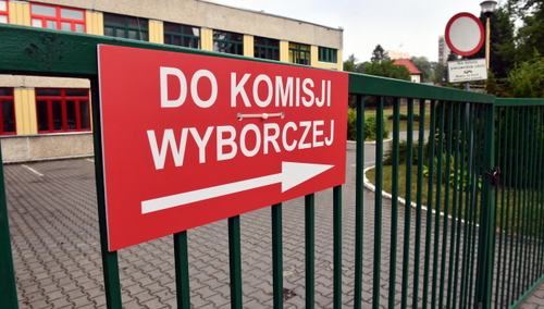Głosowanie korespondencyjne, dopisanie do spisu, głosowanie na wakacjach - poznaj ważne informacje