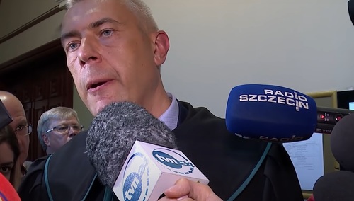 "Informacje nie pochodzą ode mnie". Giertych odcina się od artykułu Czuchnowskiego i grozi pozwami