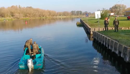 Rzeka Narew oczyszczona. Strażacy zebrali cały olej, który wyciekł z elektrowni w Ostrołęce